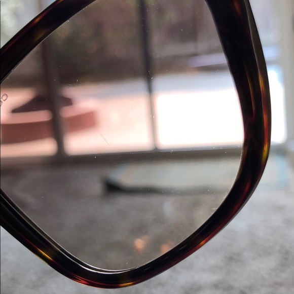 Coach sunglasses - Picture 5 of 6